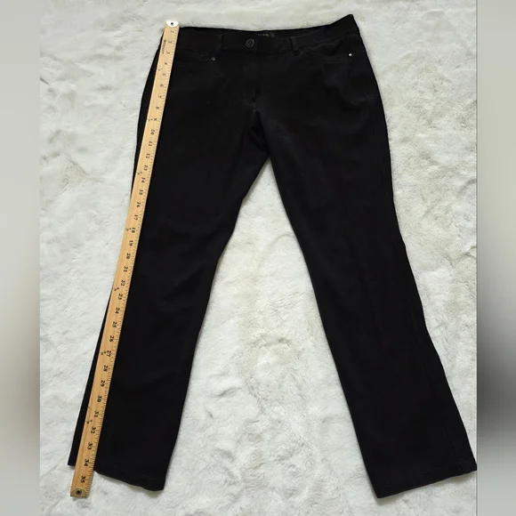 White House Black Market Women Slim Leg Black Pants - Picture 3 of 12